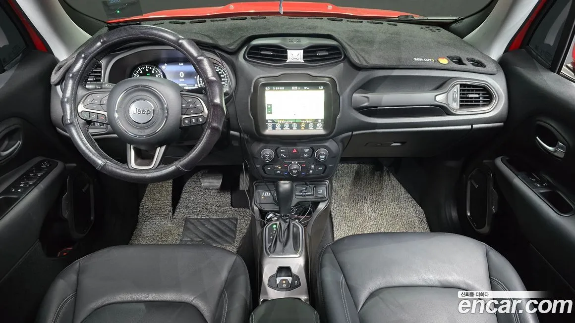 Jeep Renegade — фото 3