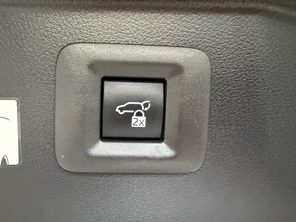 Toyota Alphard — фото 9