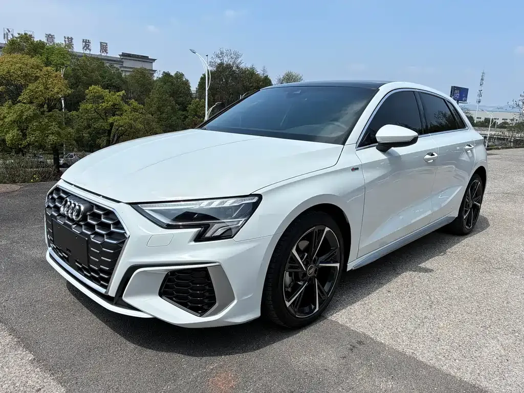 Audi A3 — фото 1