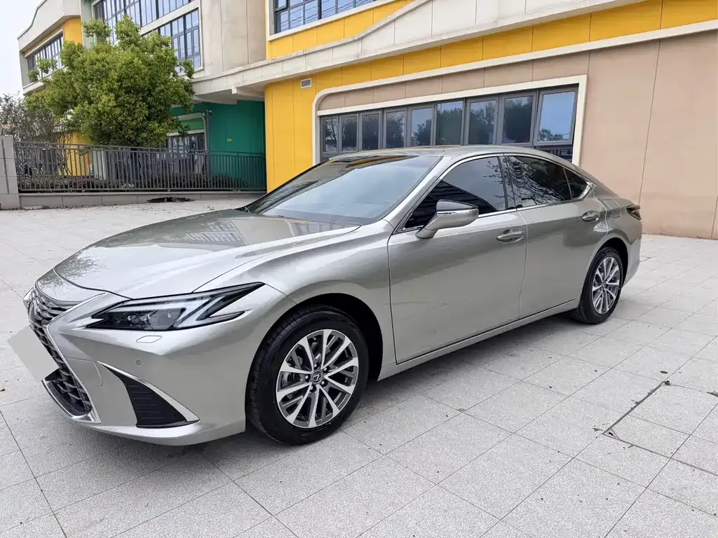 Lexus ES — фото 3