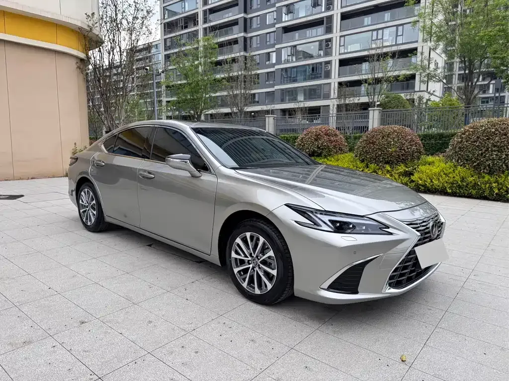 Lexus ES — фото 8