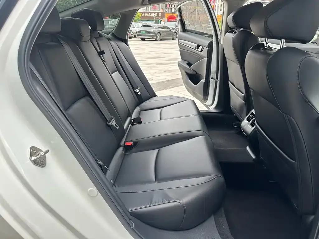 Honda Accord — фото 3