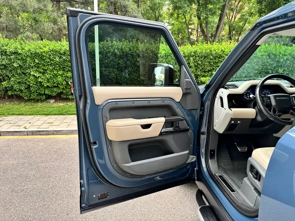 Land Rover Defender — фото 6