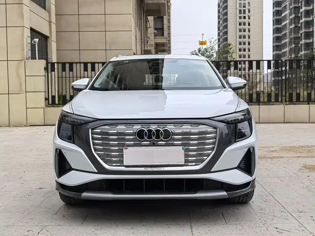 Audi Q5 e-tron — фото 4