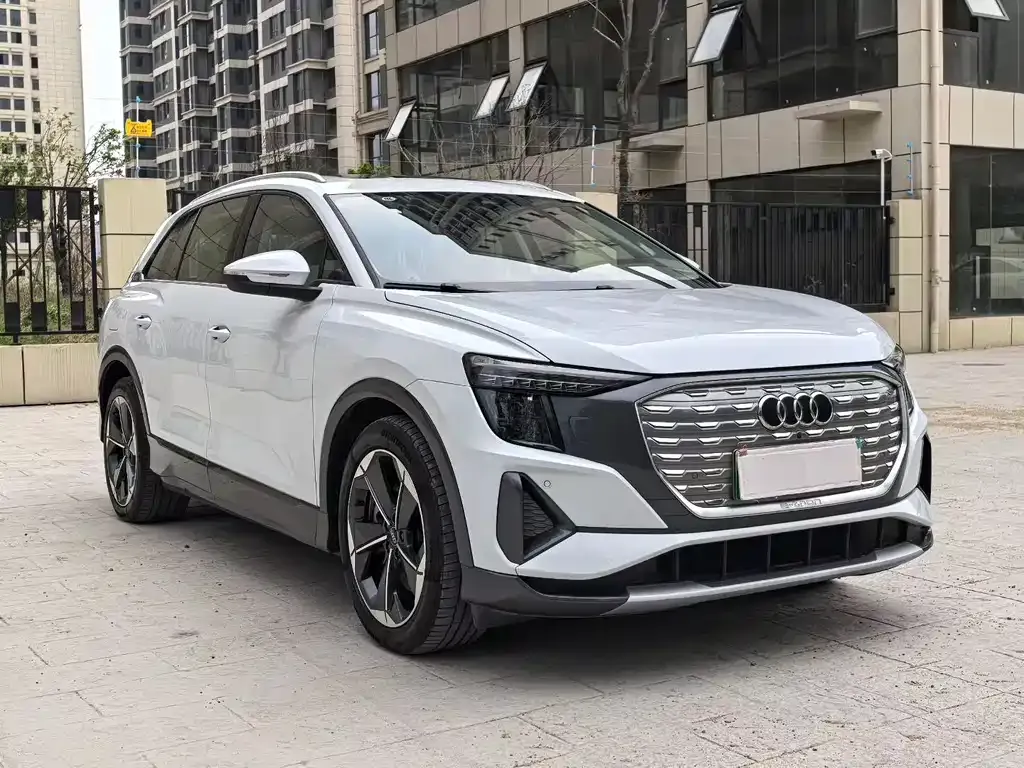 Audi Q5 e-tron — фото 7