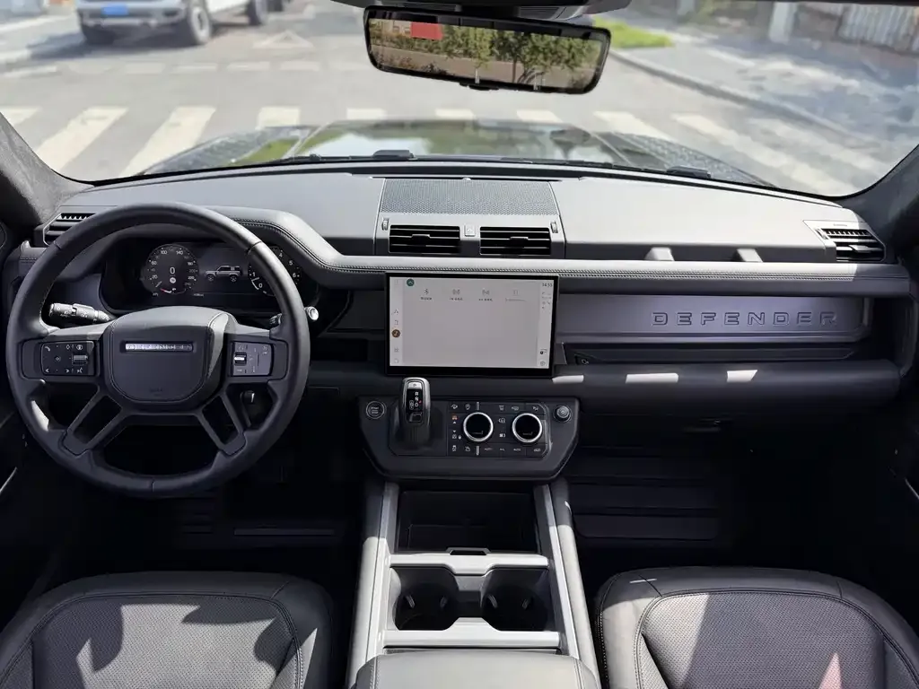 Land Rover Defender — фото 6