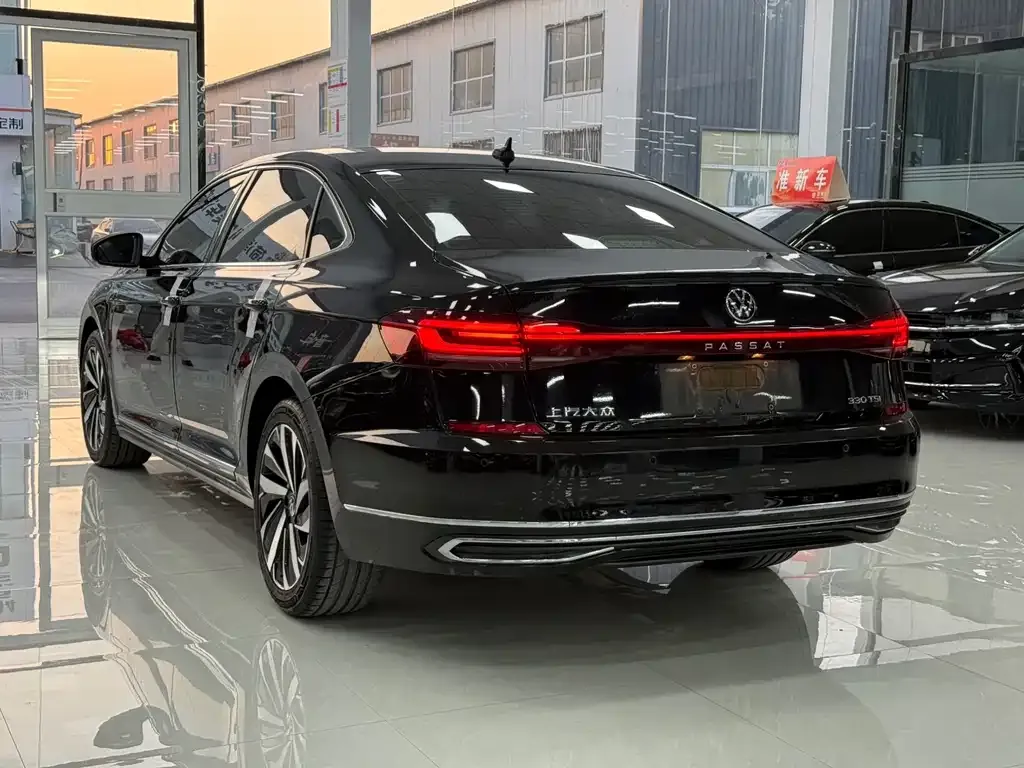 Volkswagen Passat — фото 9