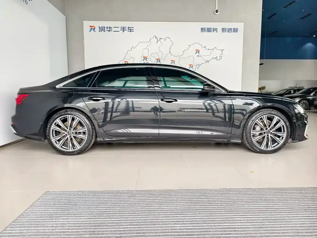 Audi A6L — фото 10