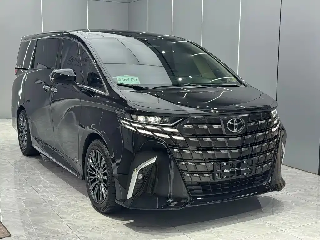 Toyota Alphard — фото 7