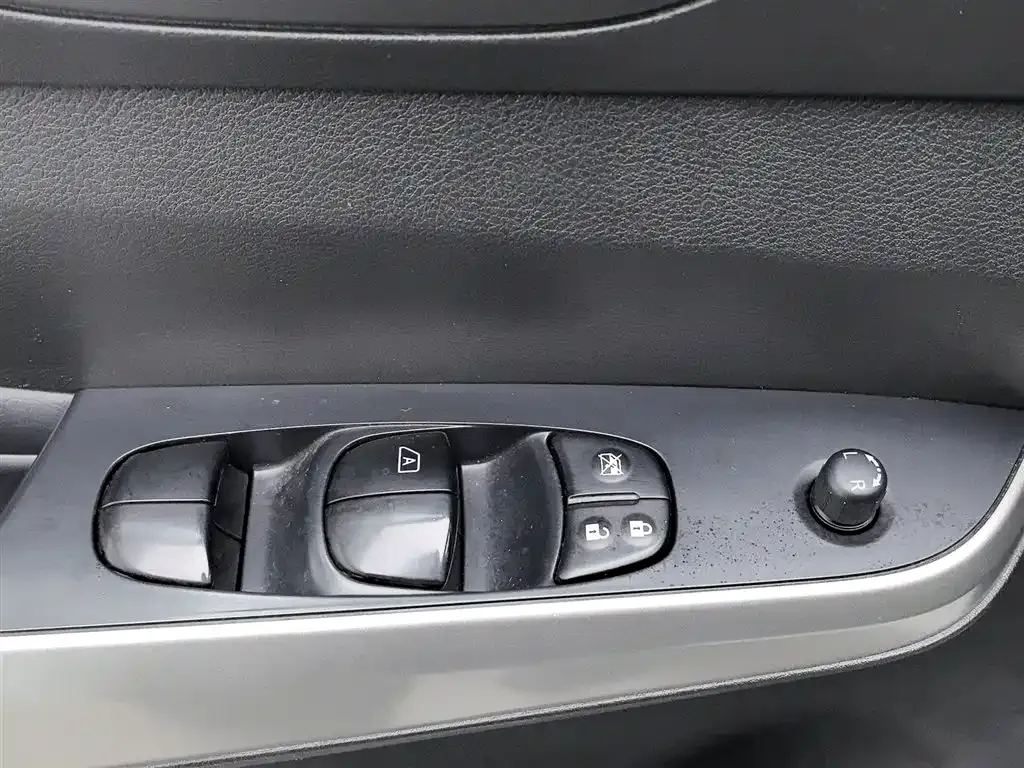 Nissan Terra — фото 9