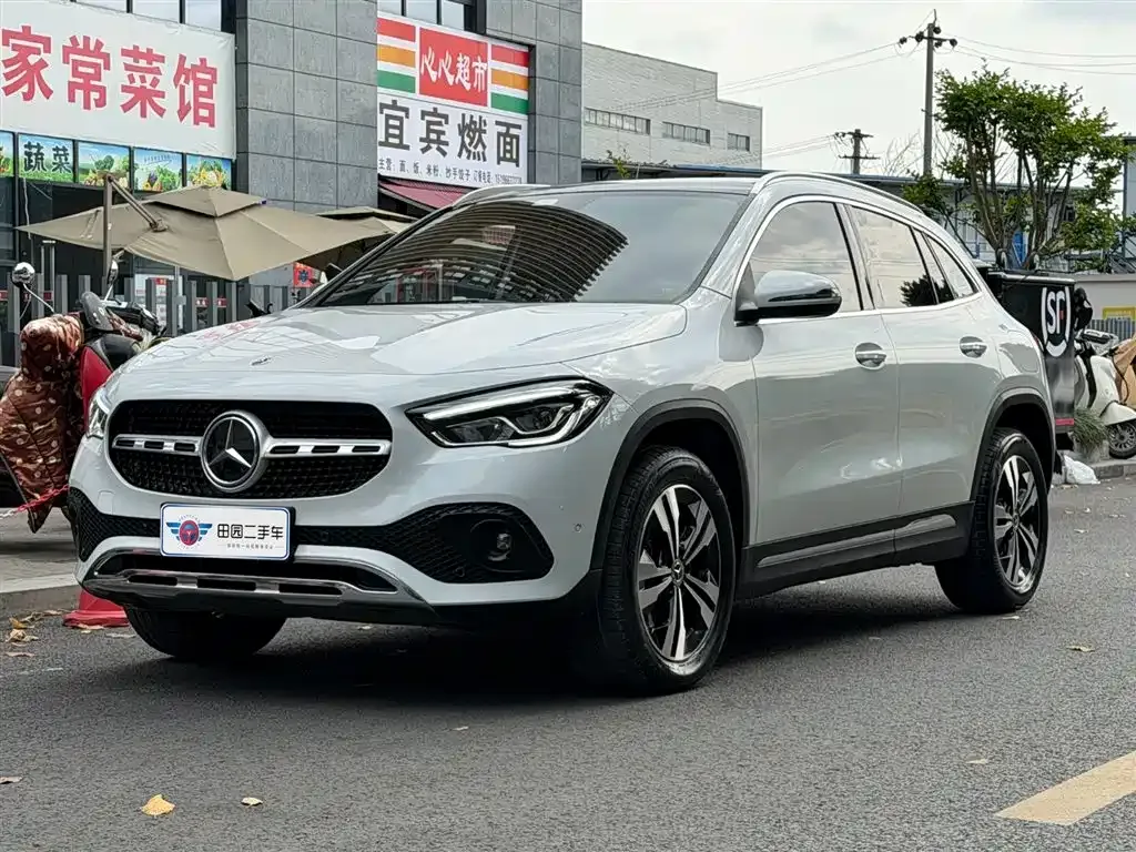Mercedes-Benz GLA — фото 1