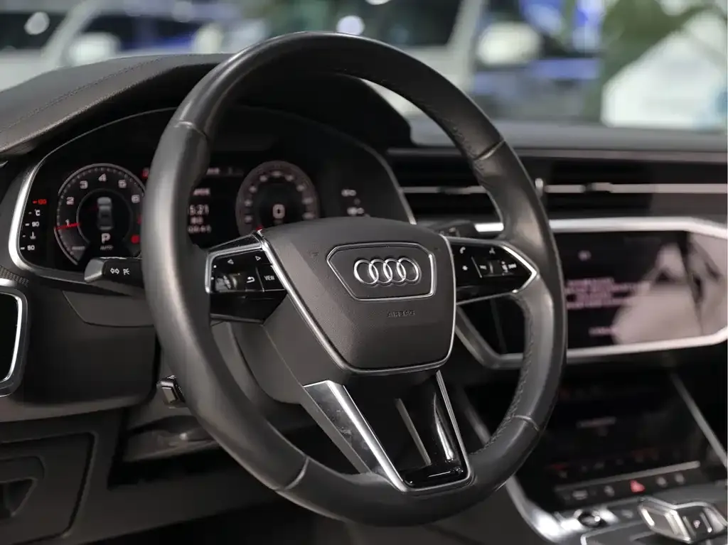 Audi A6L — фото 6