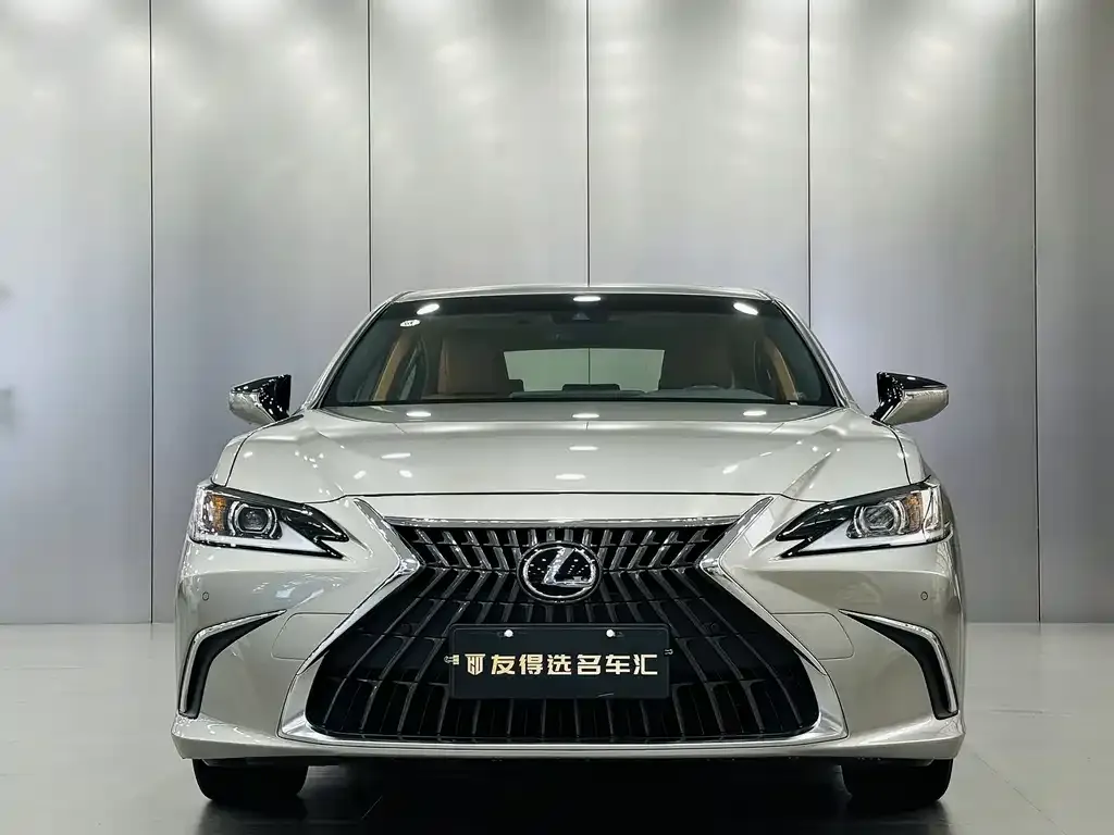 Lexus ES — фото 5