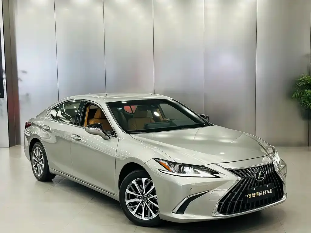 Lexus ES — фото 9