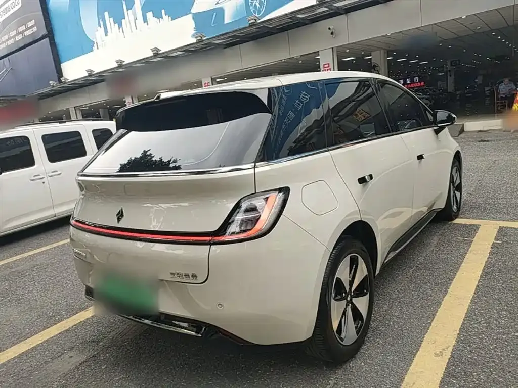 Baojun Yunduo — фото 6