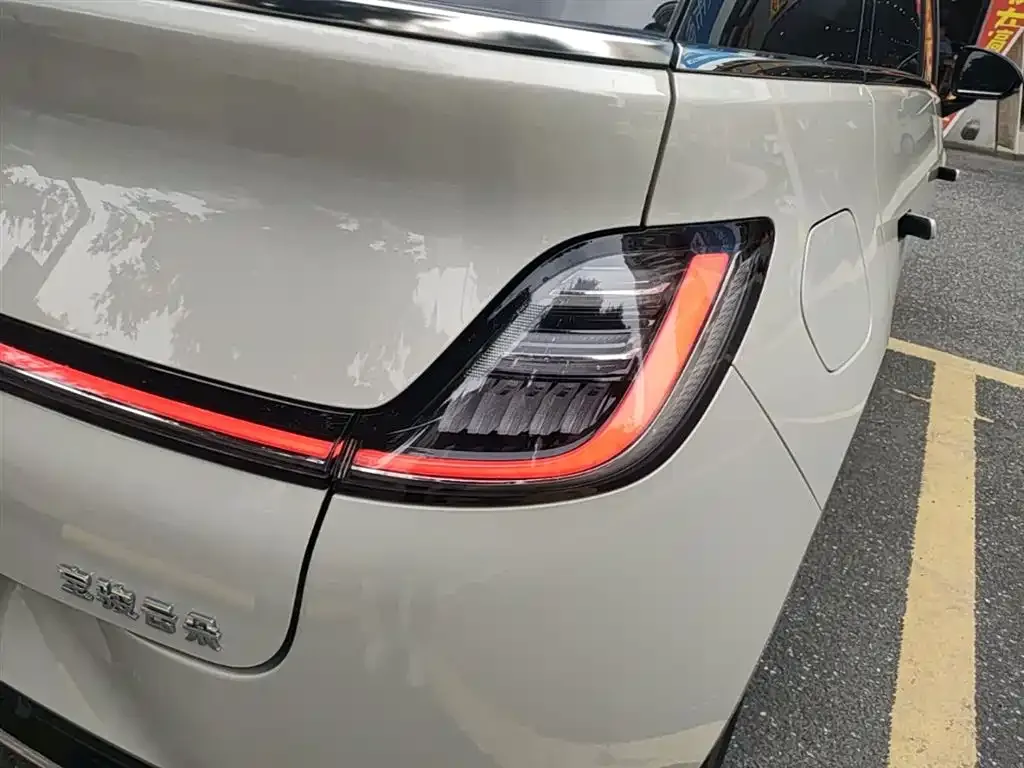 Baojun Yunduo — фото 8