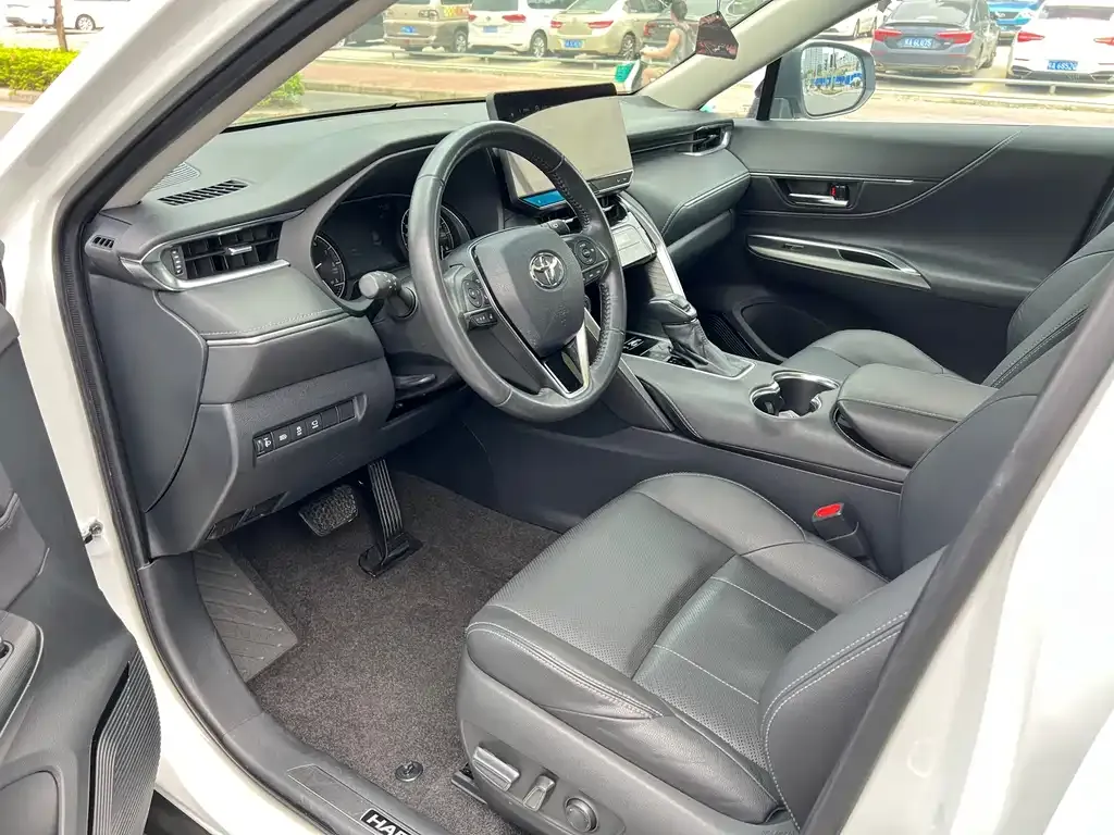 Toyota Harrier — фото 8