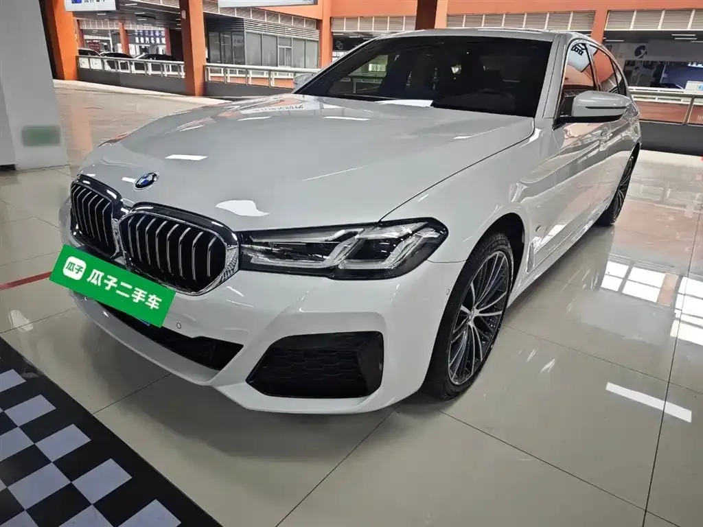 BMW 5 Series — фото 10