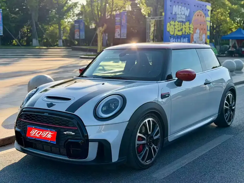 MINI JCW (John Cooper Works) — фото 1