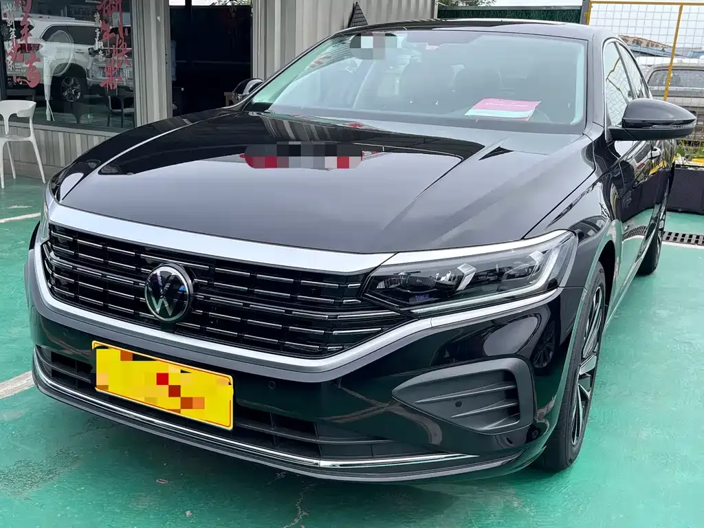 Volkswagen Passat — фото 1