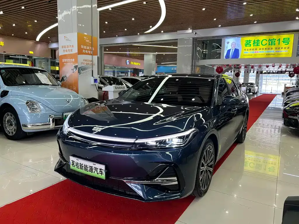 Geely Galaxy A7 — фото 1