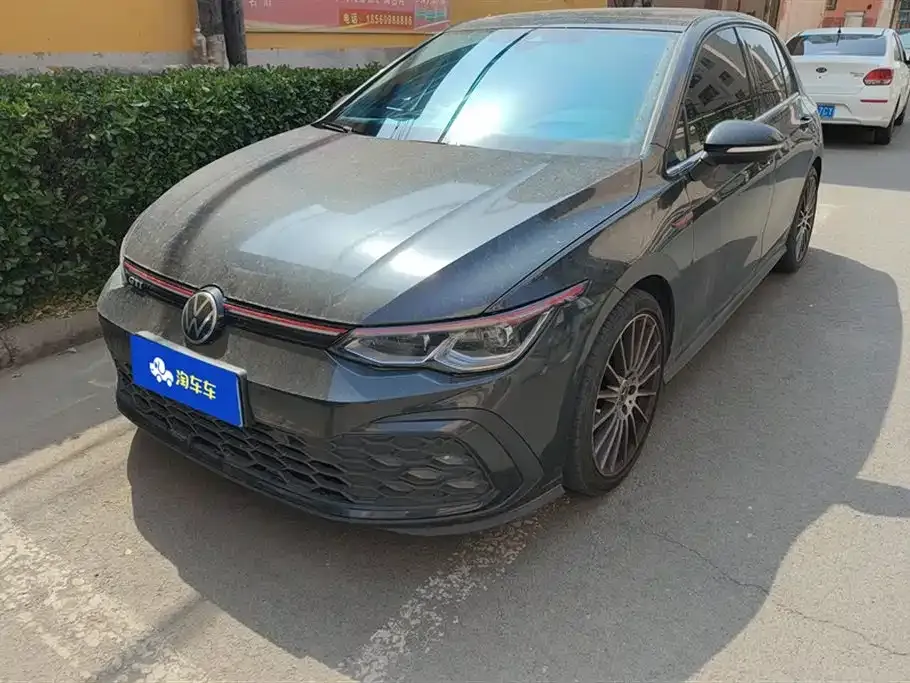 Volkswagen Golf GTI — фото 1