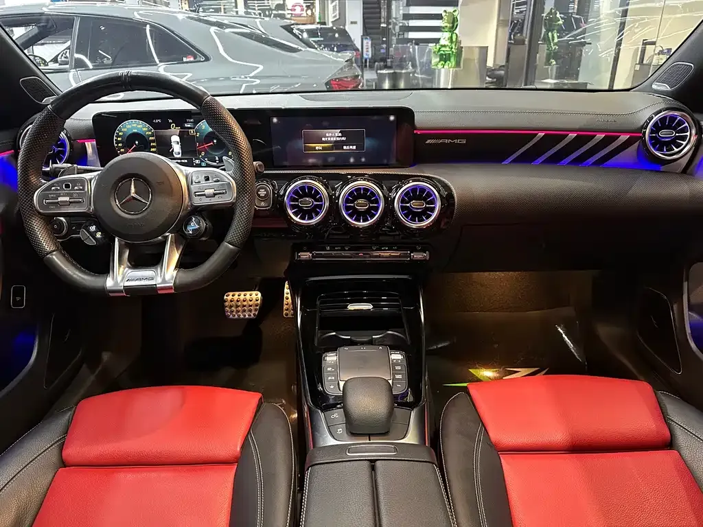 Mercedes-Benz CLA AMG — фото 8