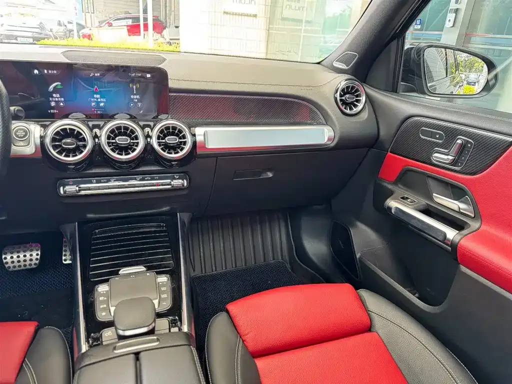 Mercedes-Benz GLB AMG — фото 2