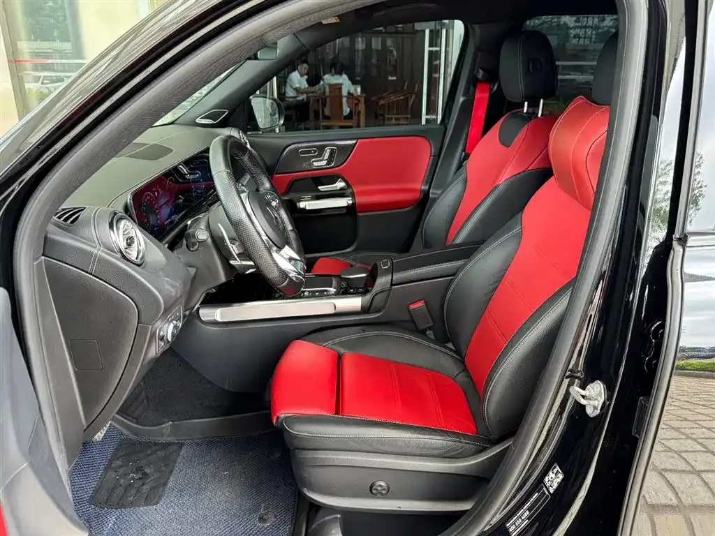 Mercedes-Benz GLB AMG — фото 10