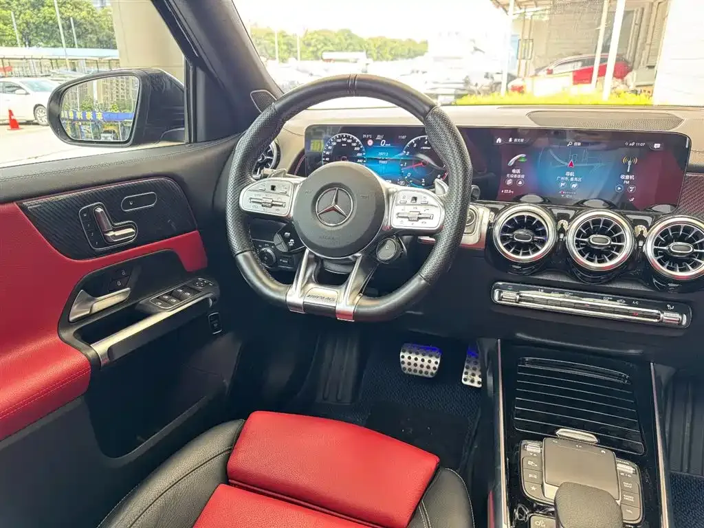 Mercedes-Benz GLB AMG — фото 5