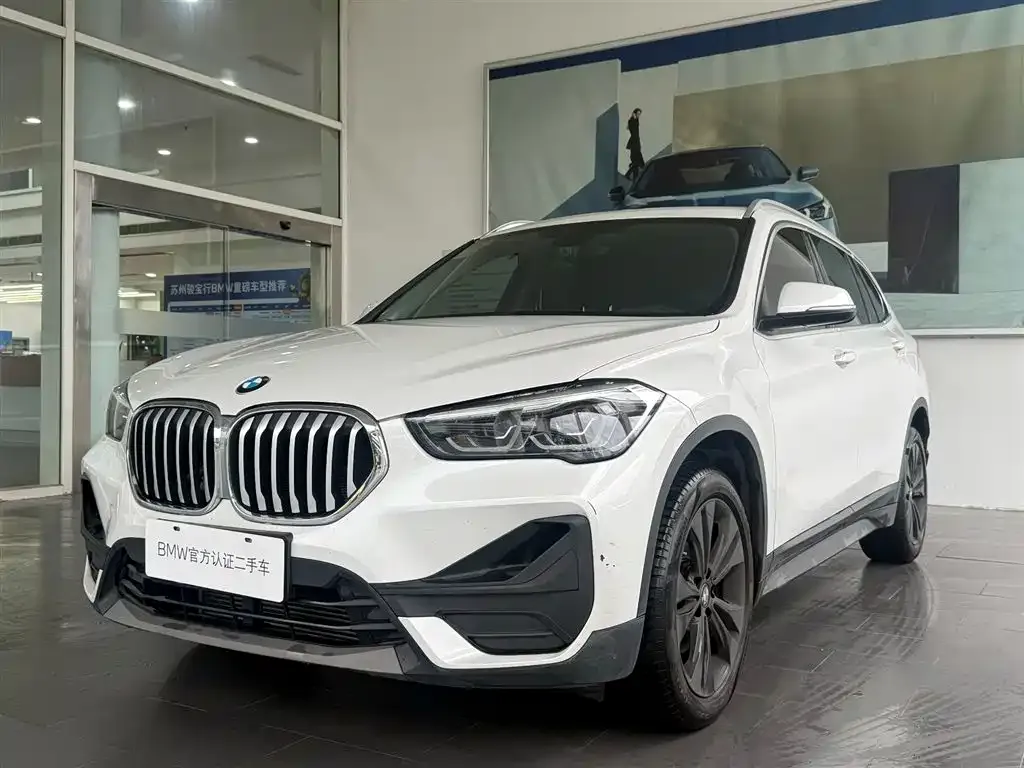 BMW X1 — фото 1
