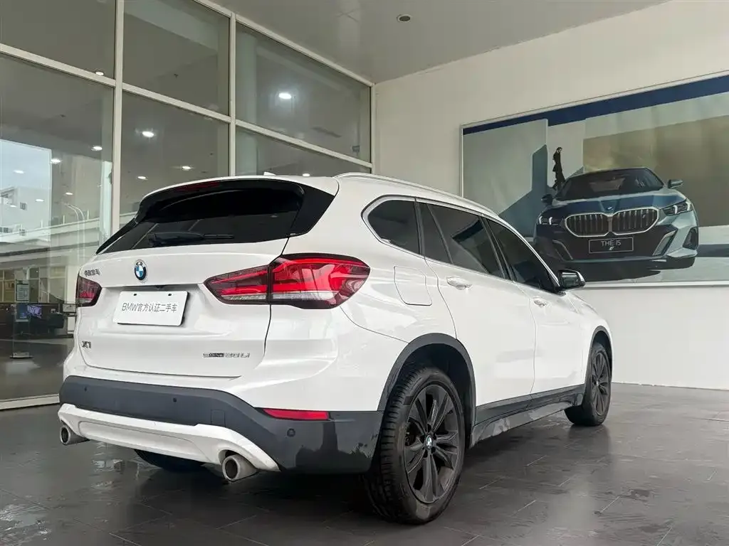 BMW X1 — фото 9