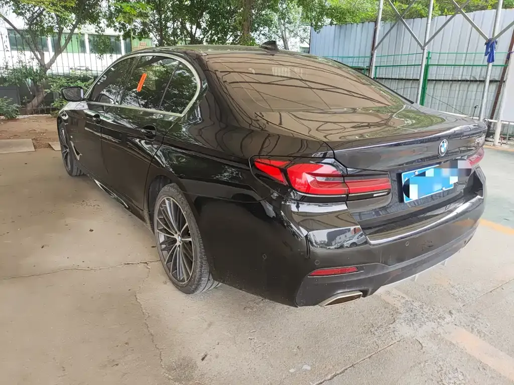 BMW 5 Series — фото 10