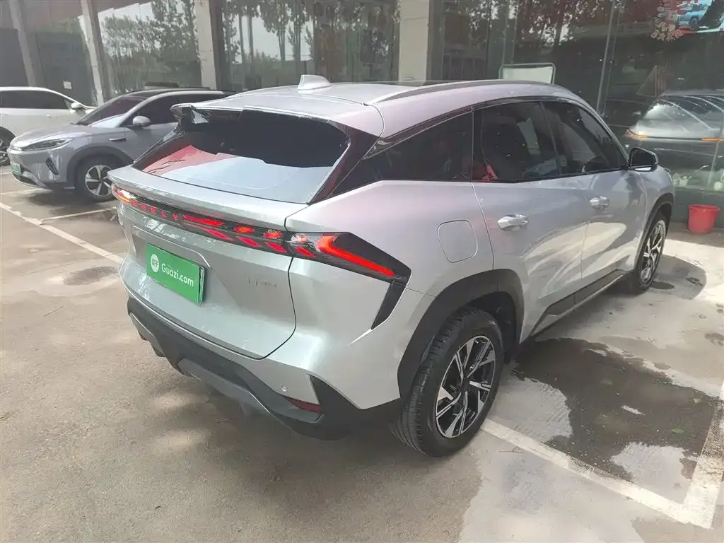 Geely Galaxy L7 — фото 10