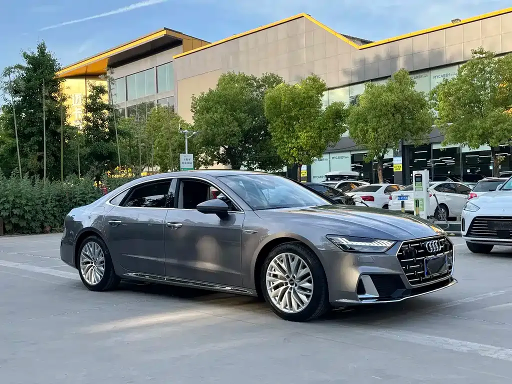 Audi A7L — фото 9
