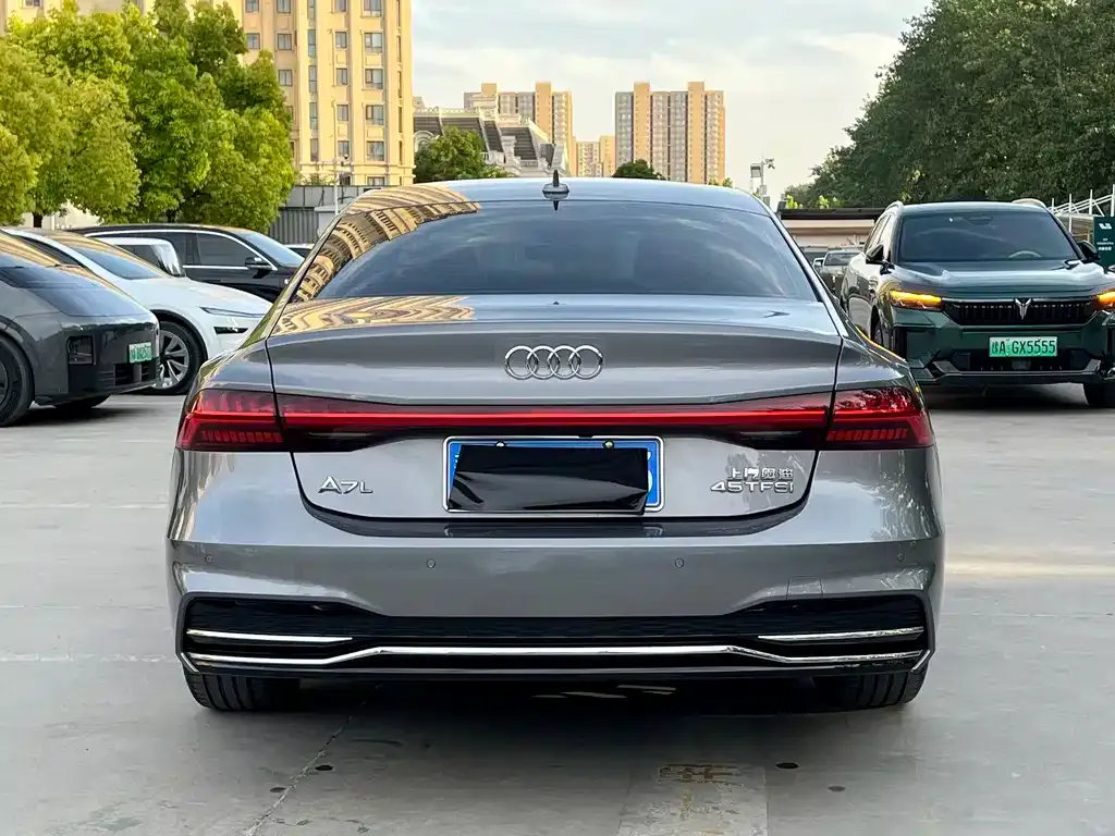 Audi A7L — фото 10