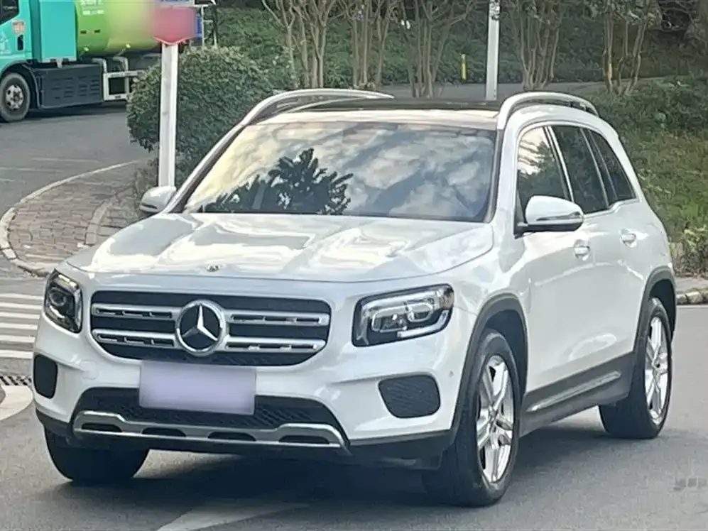 Mercedes-Benz GLB — фото 1