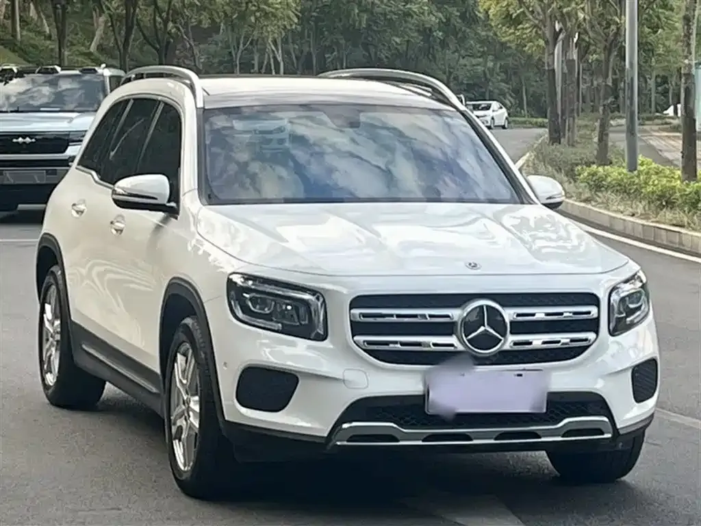 Mercedes-Benz GLB — фото 10