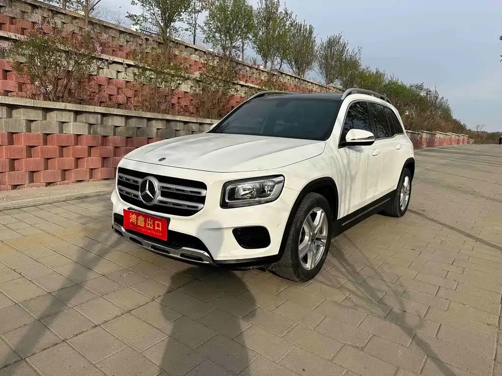 Mercedes-Benz GLB — фото 1