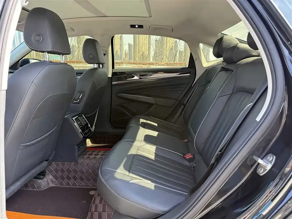 Volkswagen Passat — фото 2