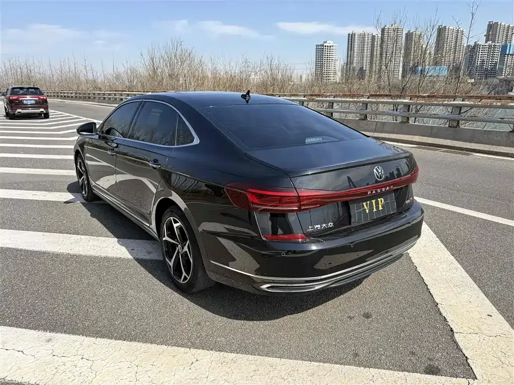 Volkswagen Passat — фото 5