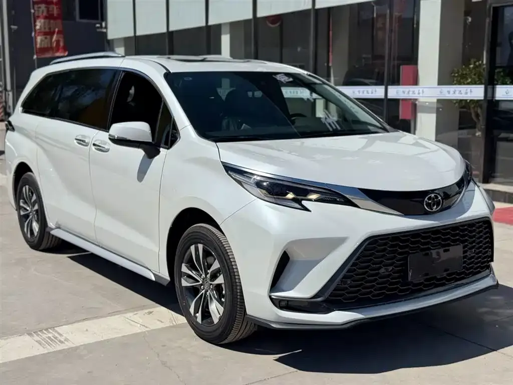 Toyota Granvia — фото 7