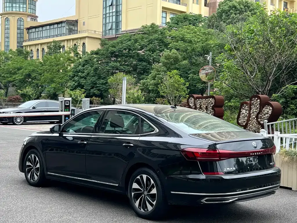 Volkswagen Passat — фото 9
