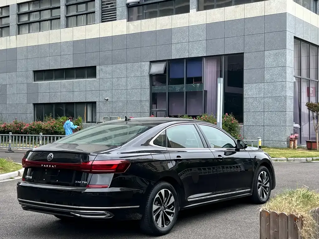 Volkswagen Passat — фото 7