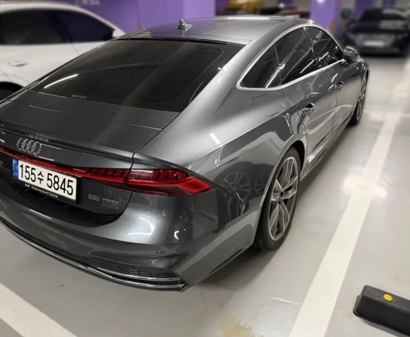 Audi A7 — фото 1