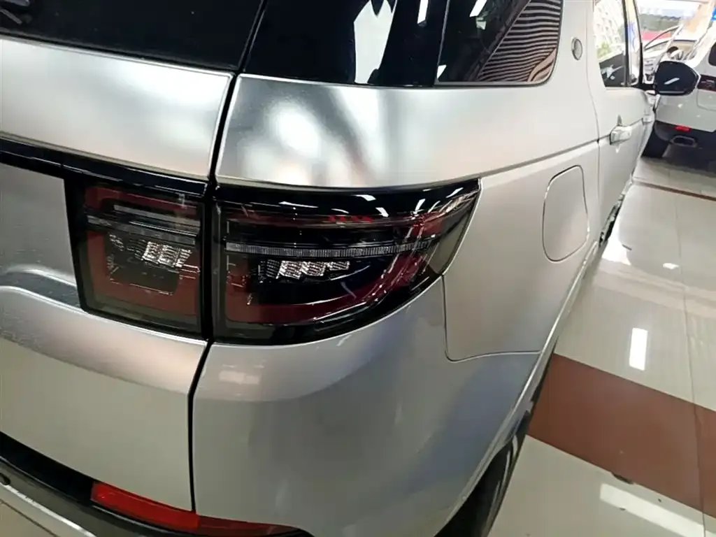 Land Rover Discovery Sport Hybrid — фото 8
