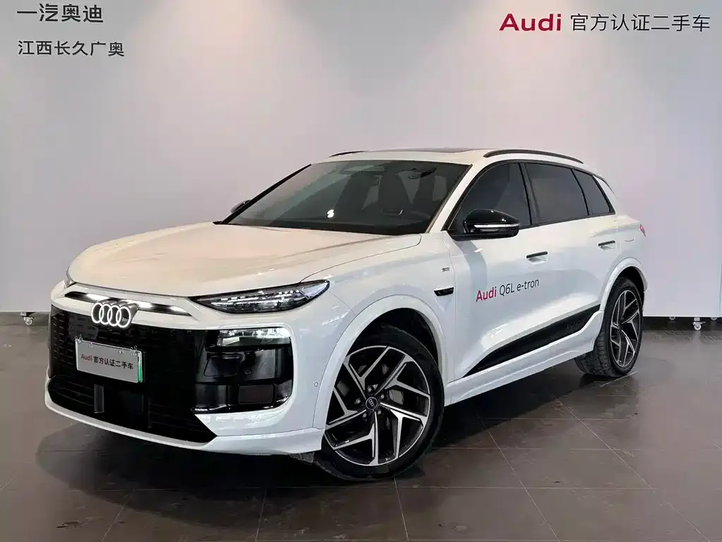 Audi Q6L e-tron — фото 1