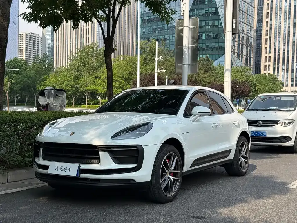 Porsche Macan — фото 1