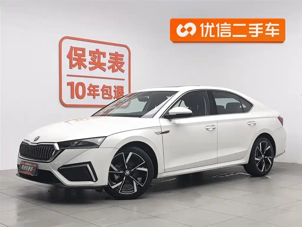 Skoda Octavia — фото 1