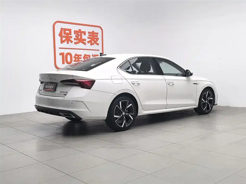 Skoda Octavia — фото 3